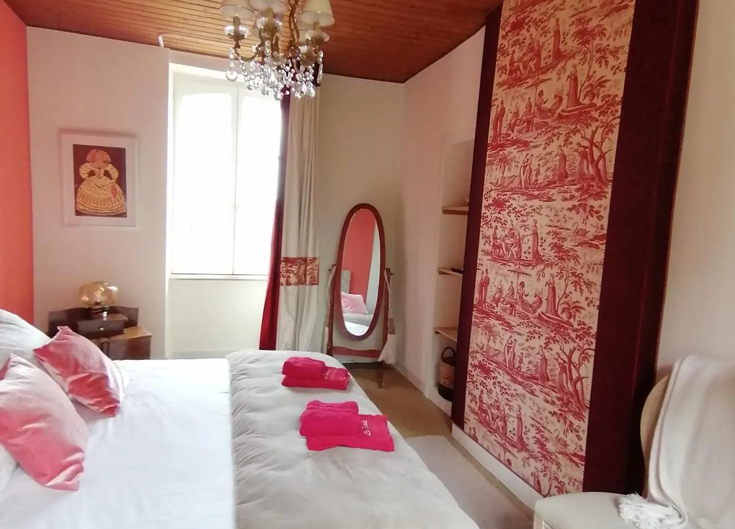 La Tocade Del Arte - Dinan Bed and Breakfast Lanvallay Bed & Breakfast