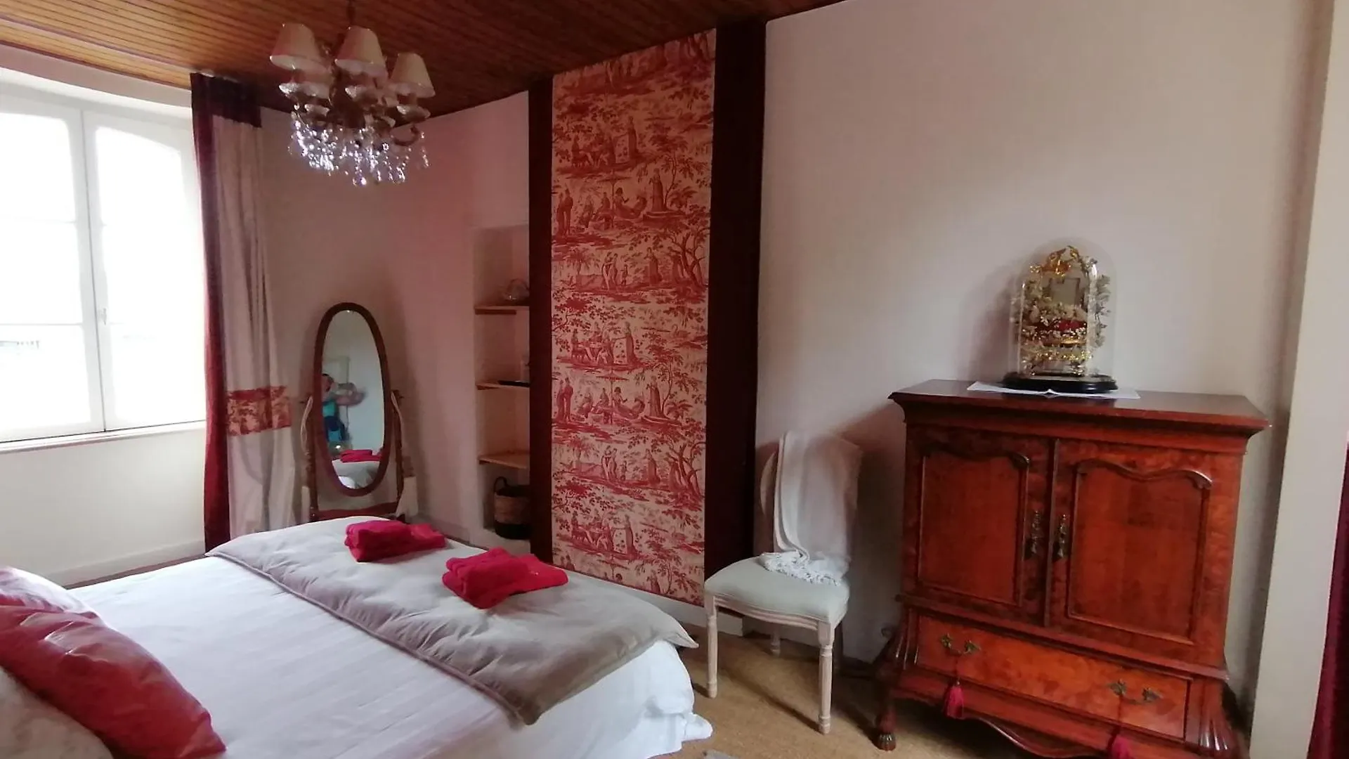 La Tocade Del Arte - Dinan Bed & Breakfast Lanvallay