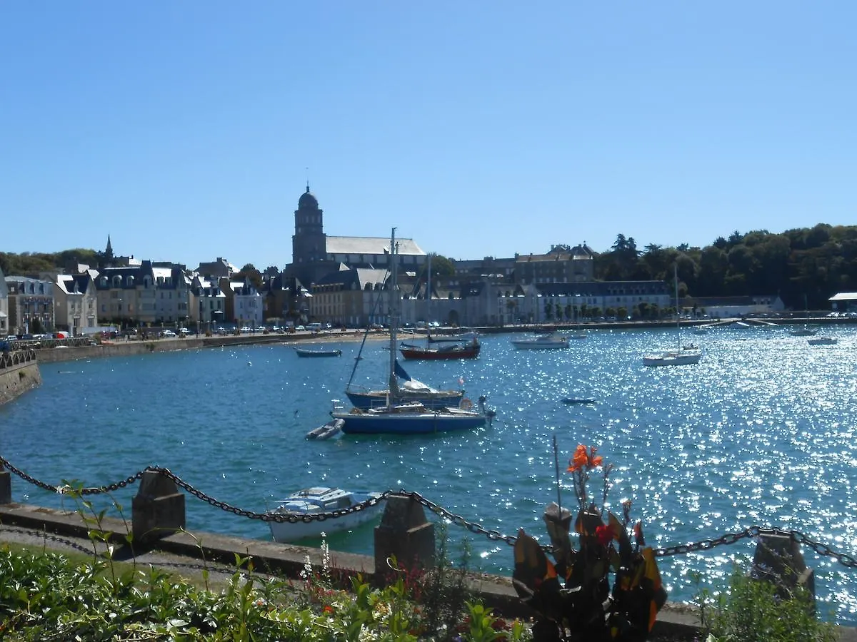 La Tocade Del Arte - Dinan Bed & Breakfast Lanvallay